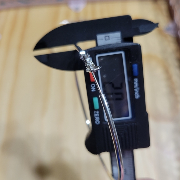 Thin Silver Round Hoop Lightweight Earrings NEW - Picture 6 of 9